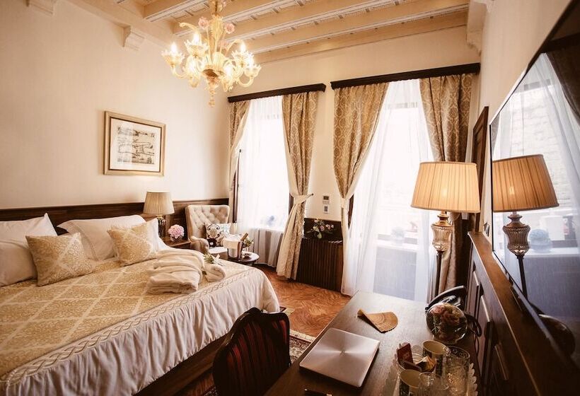 اتاق لوکس, Heritage Hotel Cardo