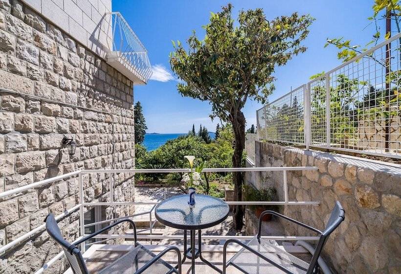 Апартаменты 2 Спальни Вид на Море, Guest House Villa Nina