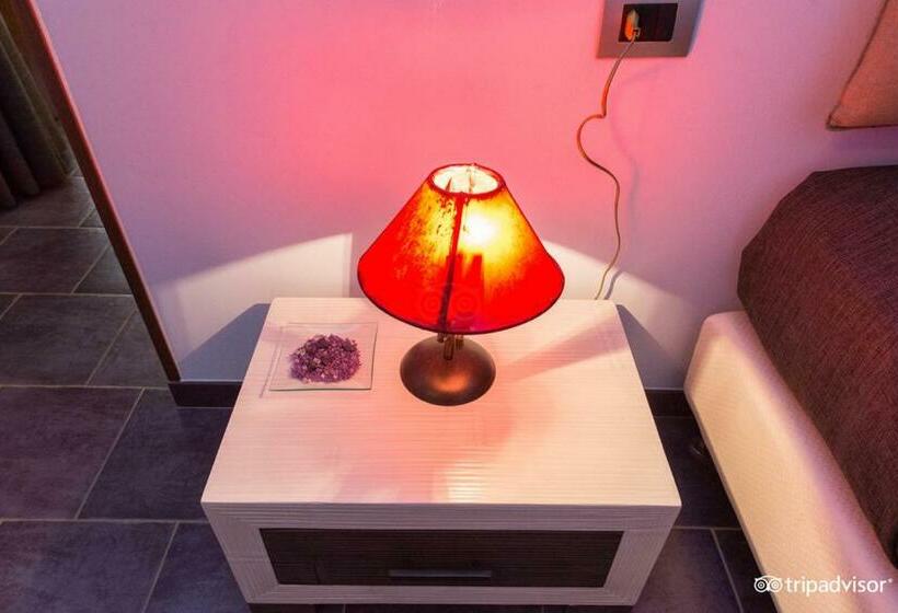 جناح مطلّ علي الحديقة, B&b L'angolino Della Nonna