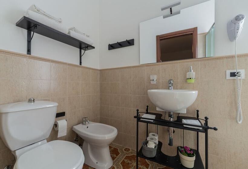 اتاق استاندارد چهار تخته, Catania Inn Rooms