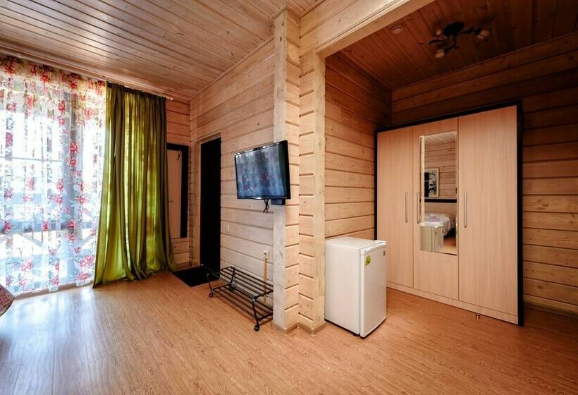 Четырехместный Номер Стандарт, Zhuravli