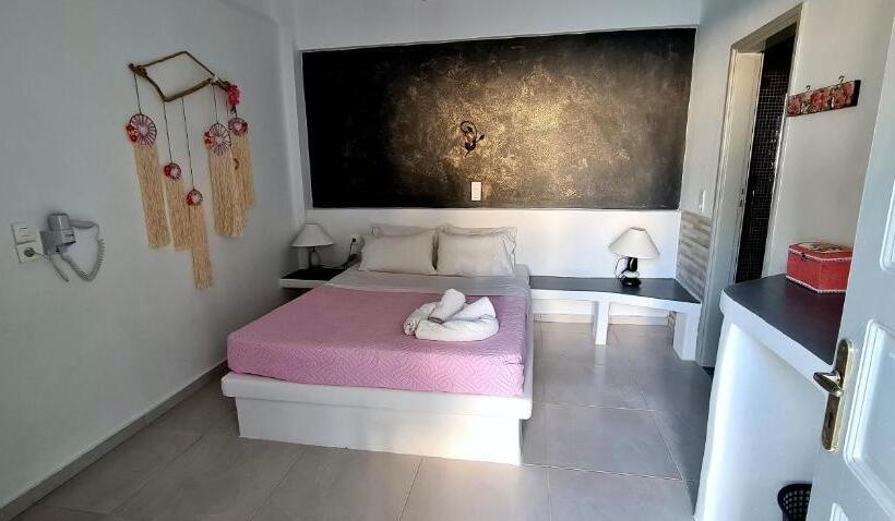 اتاق استاندارد با چشمانداز استخر, Villa Anto