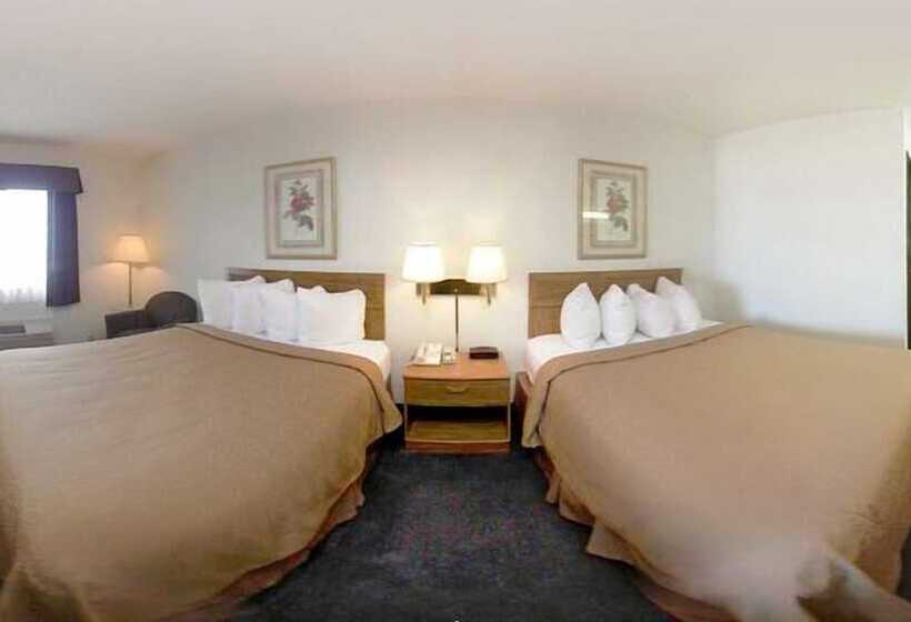 带2个双人床的标准工作室, Quality Inn Hudsonville South