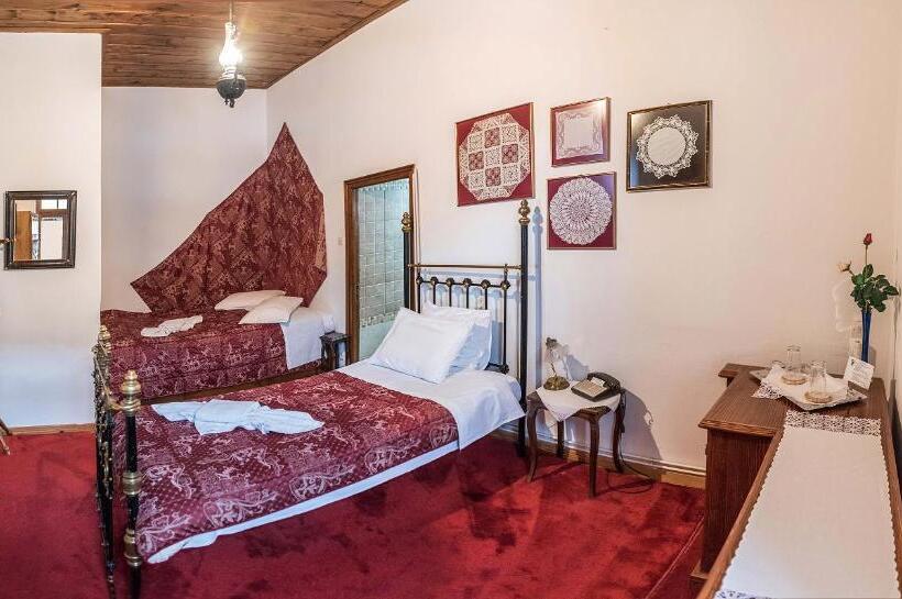 اتاق کلاسیک سه تخته, Archontiko Repana   Makrinitsa Stone Retreat