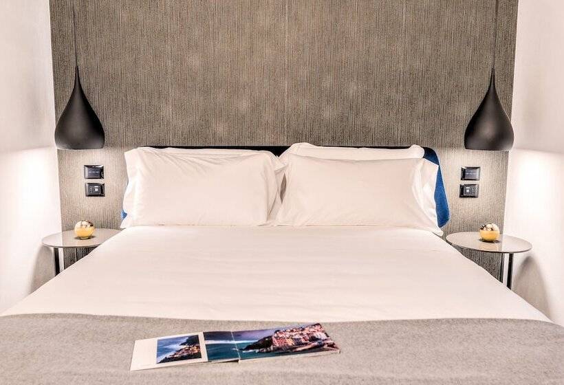 غرفة ديلوكس مطلة على المدينة, La Spezia By The First  Luxury Rooms & Suites