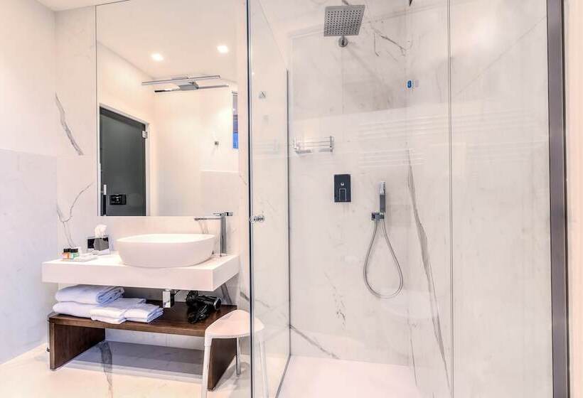 جناح جونيور مطل على المدينة, La Spezia By The First  Luxury Rooms & Suites