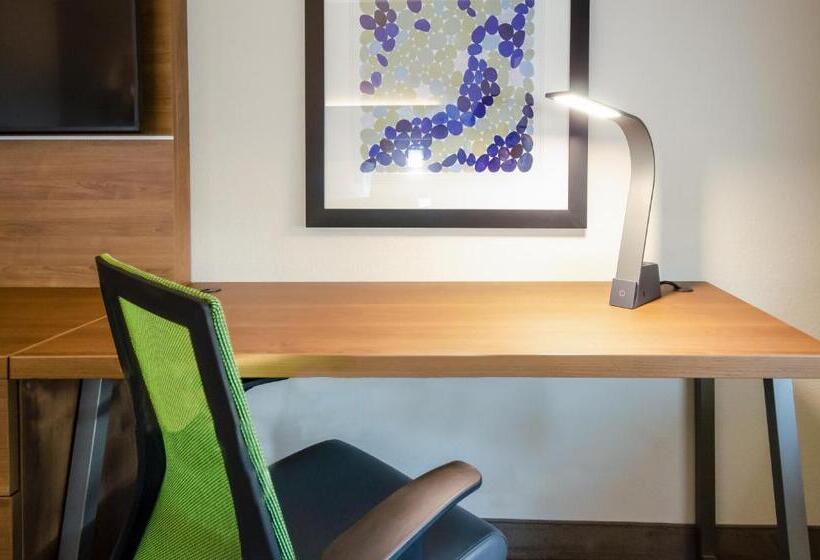 Номер Executive Кровать Кинг, Holiday Inn Express & Suites Taylor, An Ihg