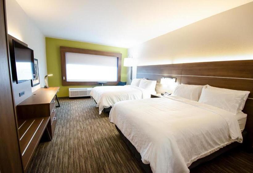 Семейный Номер, Holiday Inn Express & Suites Taylor, An Ihg