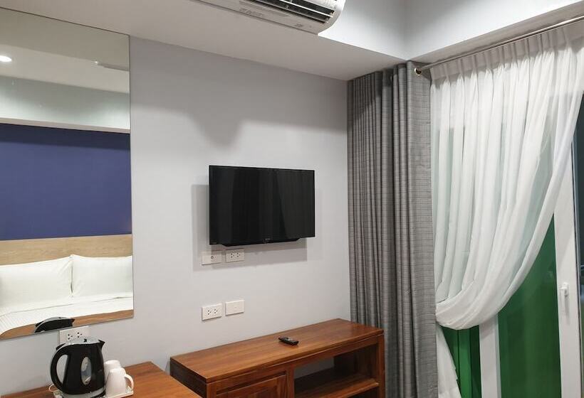 Quarto Superior, Leez Inn Makati