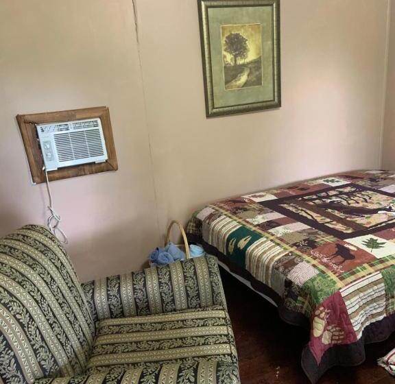 Номер Стандарт, Meramec River Resort