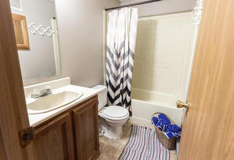 Номер Economy, Meramec River Resort