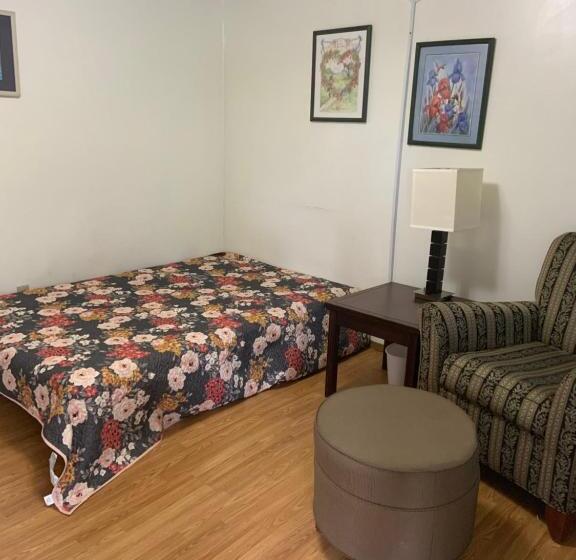 Номер Economy, Meramec River Resort