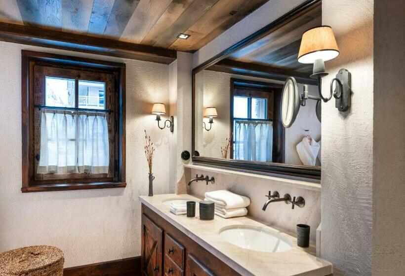 سوئیت جونیور با چشم‌انداز کوهستان, Airelles Val D Isère