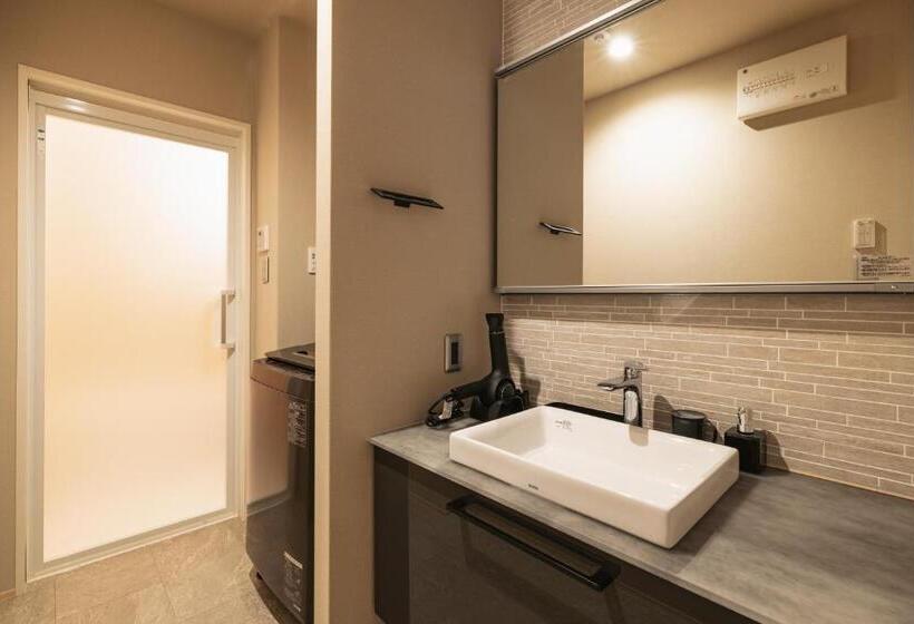 Номер Стандарт, Grand Base Iolani