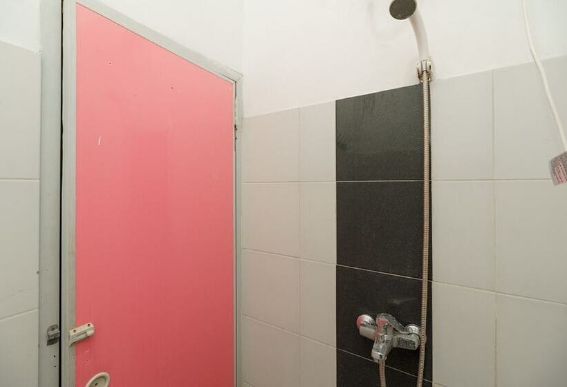 Номер Стандарт, Reddoorz Syariah Near Ciledug Station
