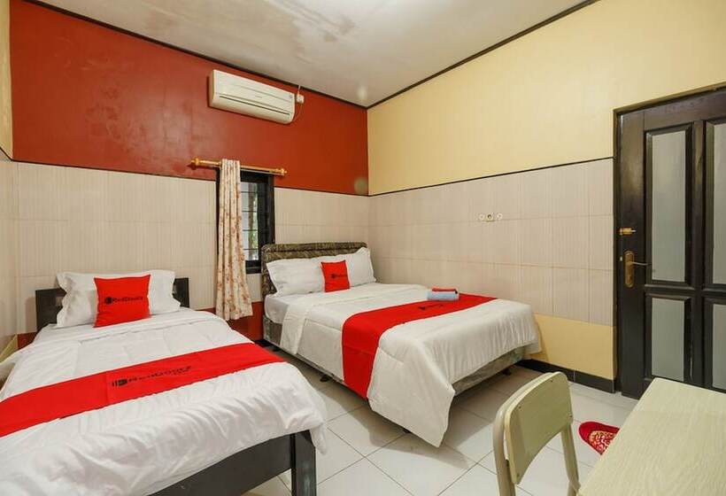 Семейный Номер, Reddoorz Syariah Near Ciledug Station