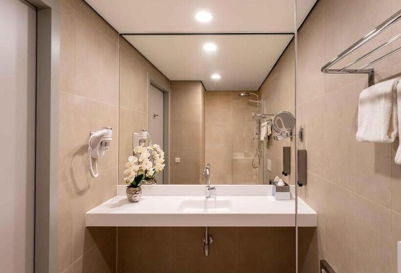 Четырехместный Номер Стандарт, Plaza Premium Den Haag City Center