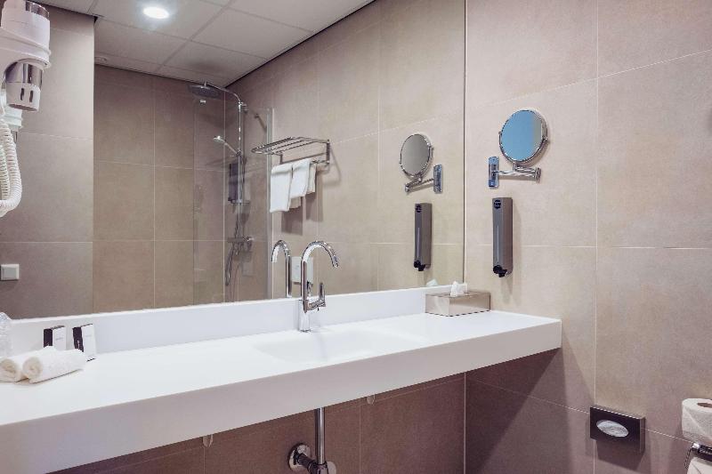 Четырехместный Номер Стандарт, Plaza Premium Den Haag City Center