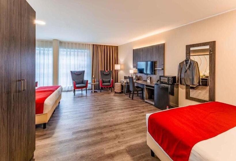 Четырехместный Номер Стандарт, Plaza Premium Den Haag City Center
