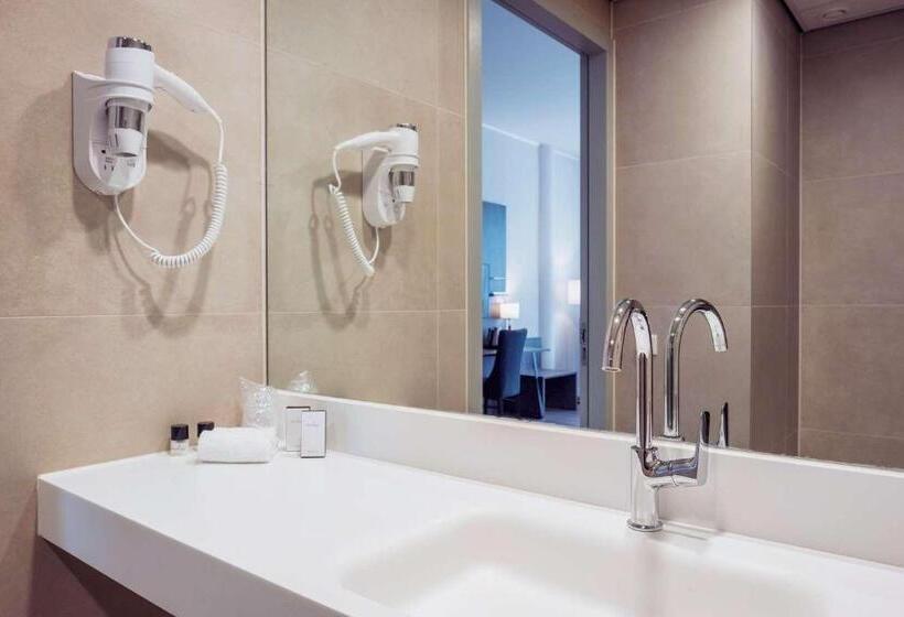 Четырехместный Номер Стандарт, Plaza Premium Den Haag City Center