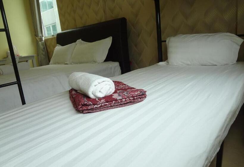 Family Suite, Comma