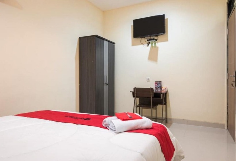 Номер Стандарт, Reddoorz At Tebet Barat 2