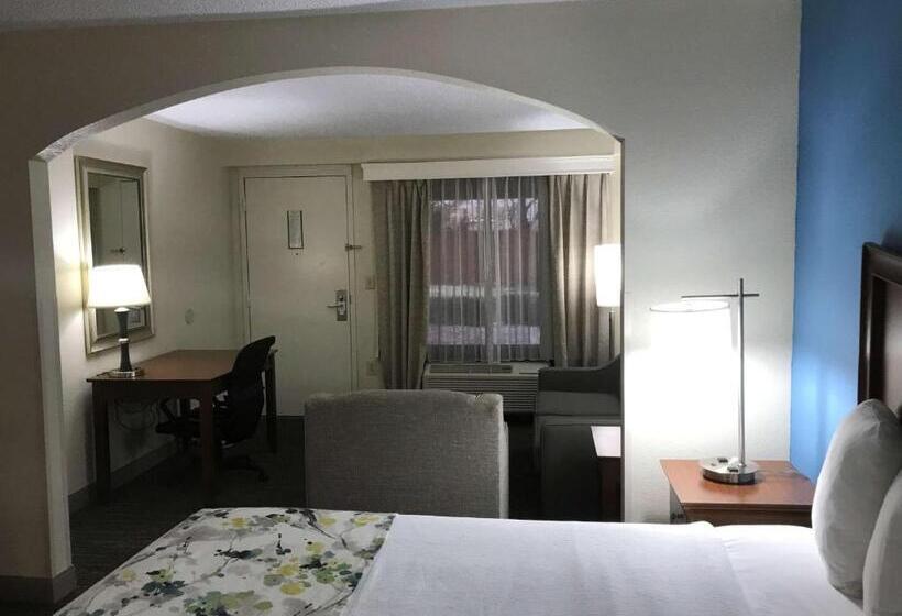 스위트 킹사이즈 침대, Best Western Inn & Suites Monroe
