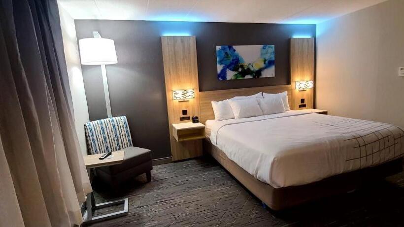 Номер Стандарт Кровать Кинг Адаптированный для Инвалидов, La Quinta By Wyndham Lexington Park   Patuxent