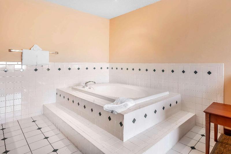 Люкс Кровать Кинг, Quality Inn & Suites Owasso Us 169