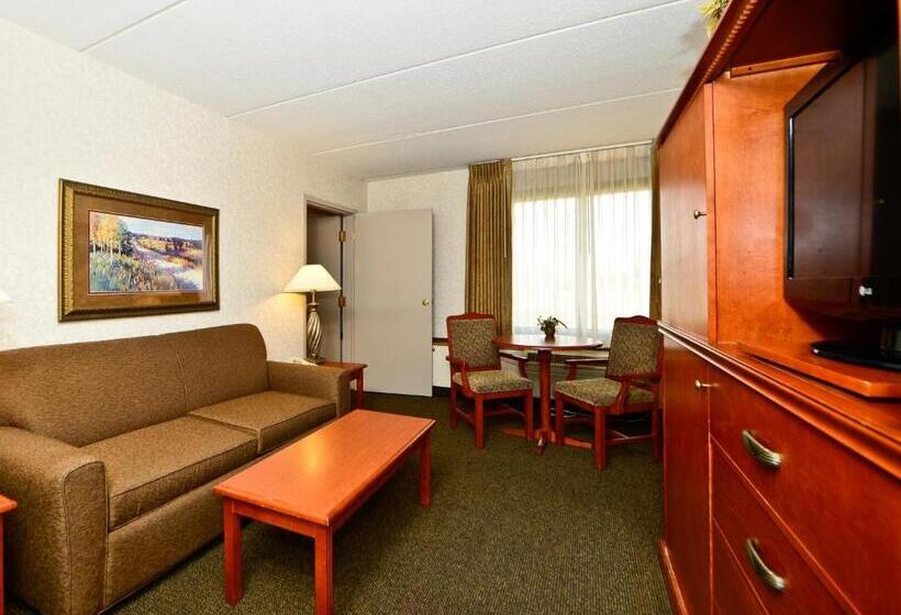 Люкс 2 Спальни, Ramada By Wyndham Plymouth Hotel & Conference Center