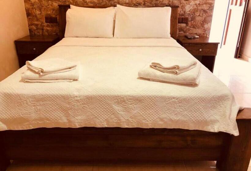 غرفة قياسية رباعية مطلة على الحديقة, Paradise Karpaz Hotel & Restaurant