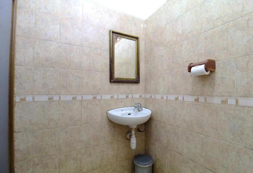 Номер Superior Кровать Кинг, Sinergi Hotel Tretes