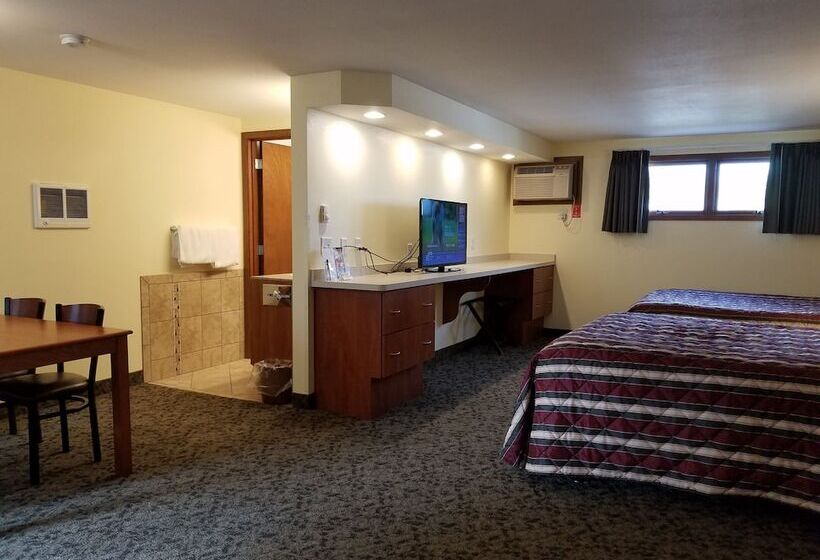 חדר סטנדרט עם מיטת קווין, Black Hawk Motel & Suites