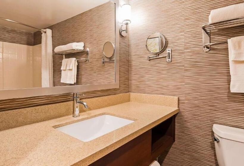 Люкс Executive Кровать Кинг, Best Western Plus Rama Inn & Suites