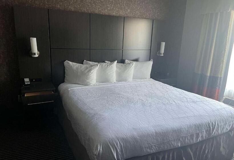 Люкс Executive Кровать Кинг, Best Western Plus Rama Inn & Suites