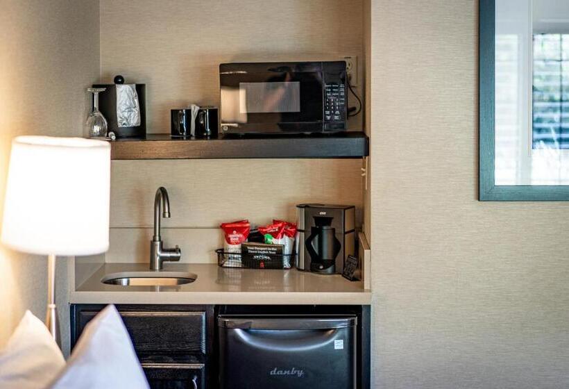 Номер Стандарт 2 Двуспальные Кровати, Best Western Plus Stevenson Manor