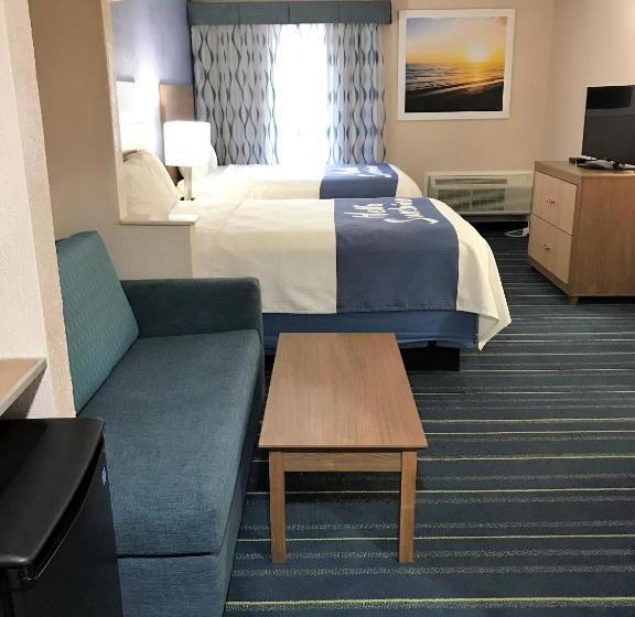 带2个双人床的标准工作室, Days Inn By Wyndham Panama City