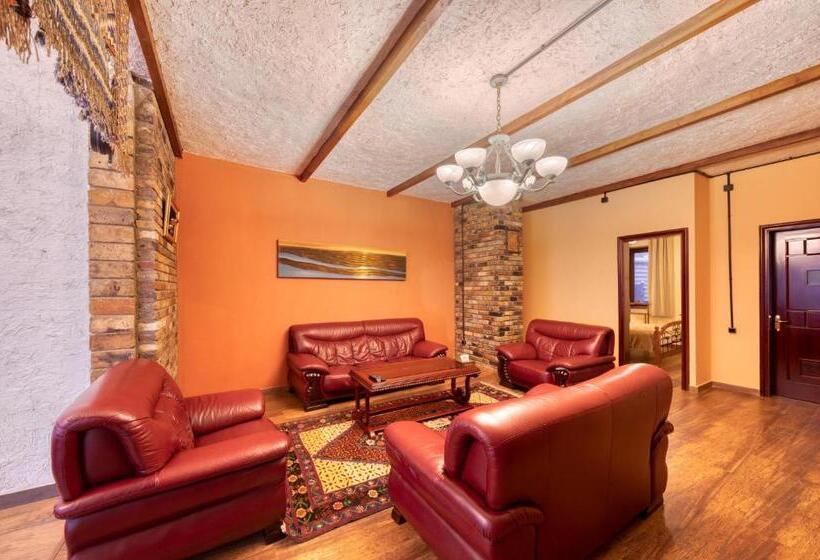 Family Suite, Alpine Castle