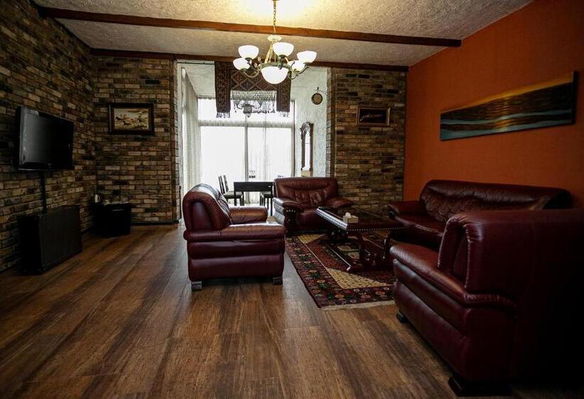 Family Suite, Alpine Castle