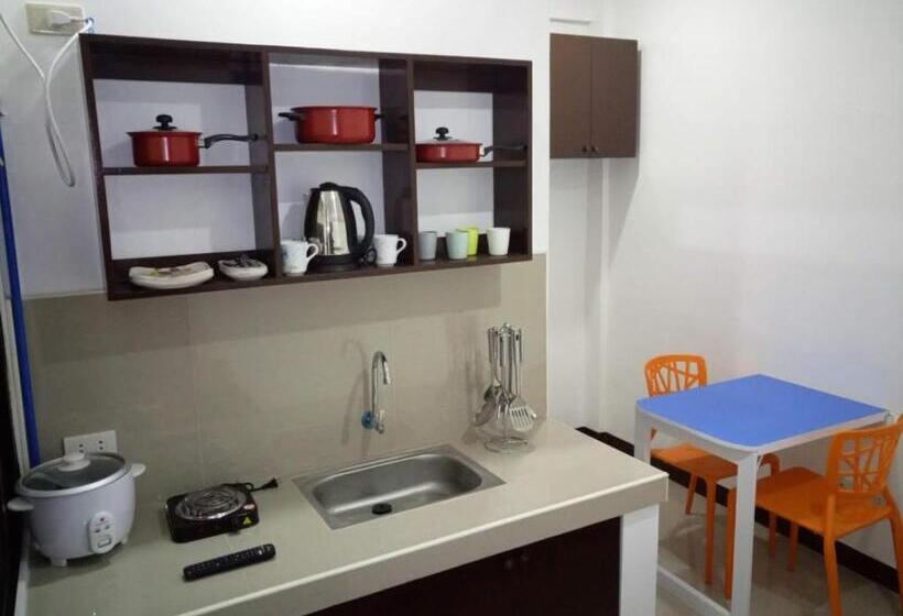 デラックススタジオ, Clark Pad Inn, Angeles City