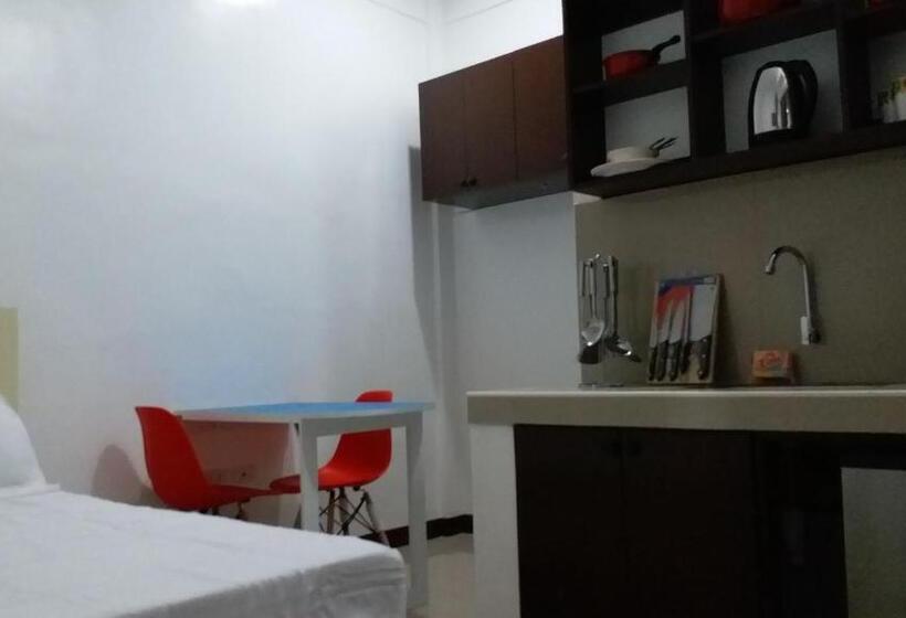 デラックススタジオ, Clark Pad Inn, Angeles City