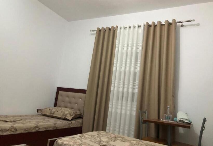 패밀리 룸, Guest House Murati