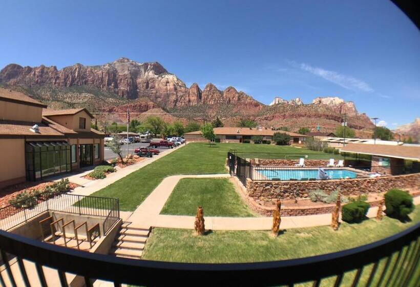 Номер Стандарт, Bumbleberry Inn