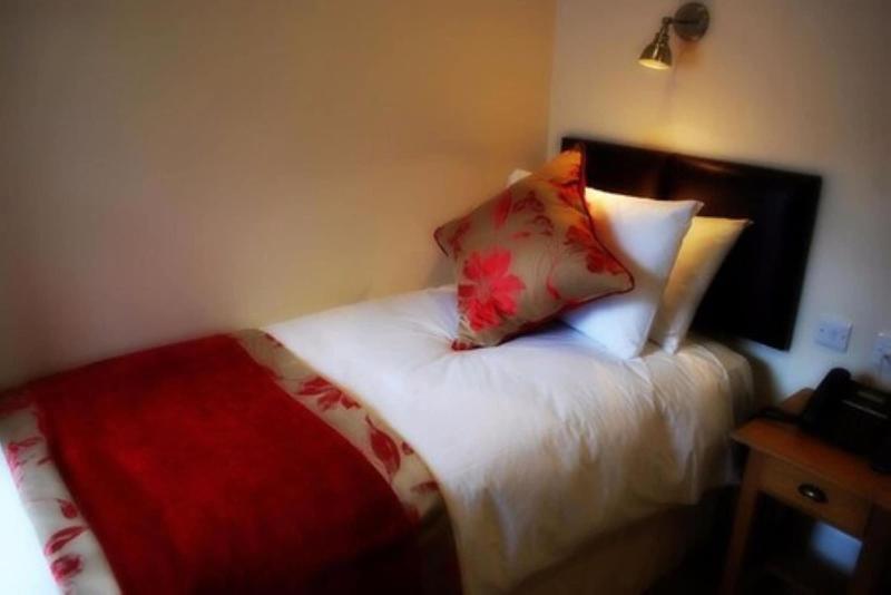Номер Стандарт, Bumbleberry Inn