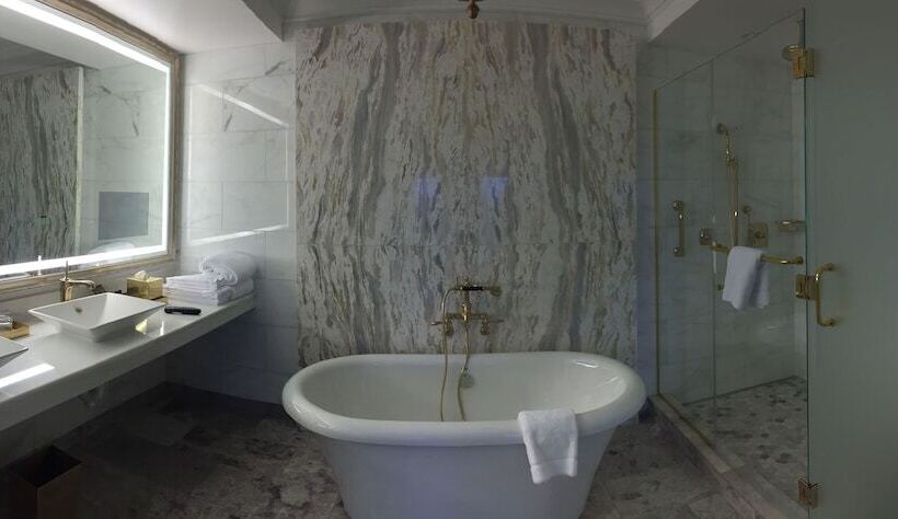 Suite Presidenziale, Claremont Resort & Club