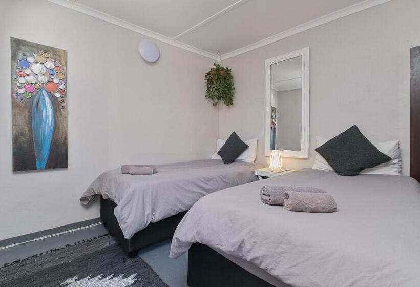 Семейное Студио, Royal Palms Guest House