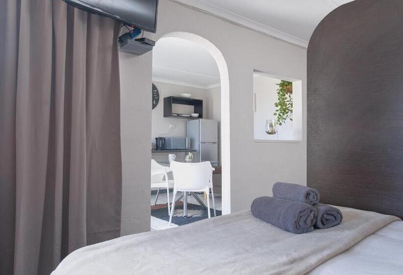 Семейное Студио, Royal Palms Guest House