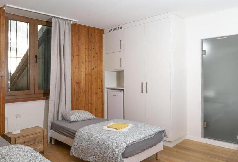 Номер Стандарт, Hôtel Du Cheval Blanc