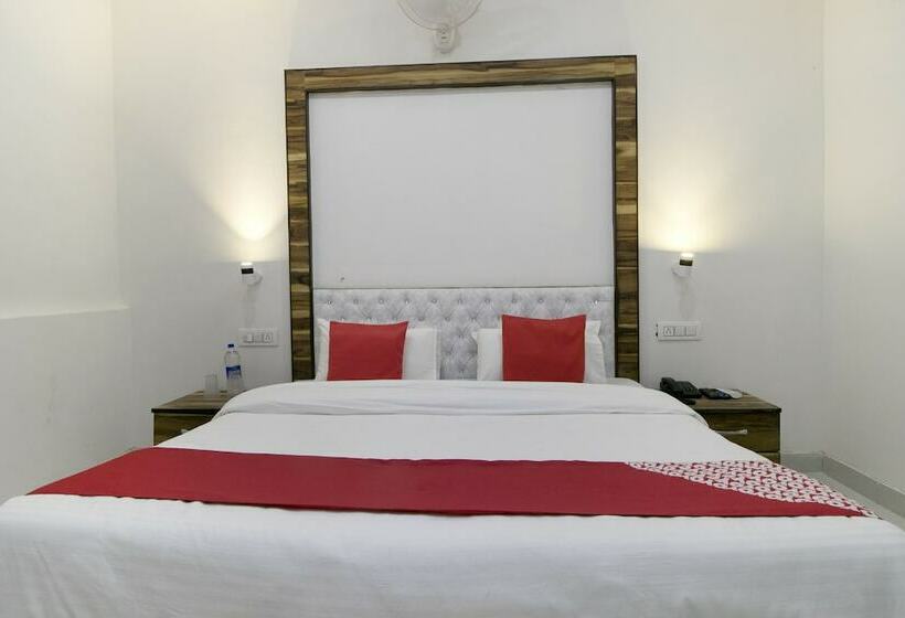 Номер Deluxe, Oyo 37441 Crown Resorts
