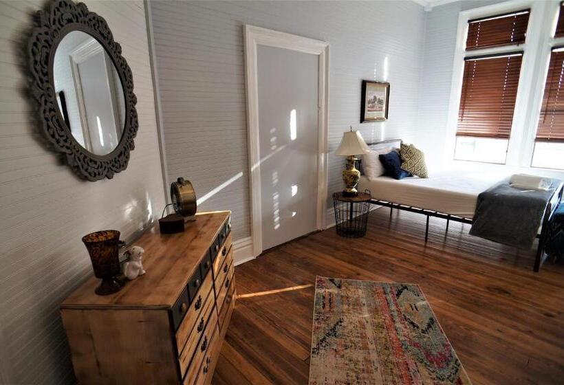 Номер Стандарт Четырехместный Совместный Санузел, Hostel Auberge Clarksdale